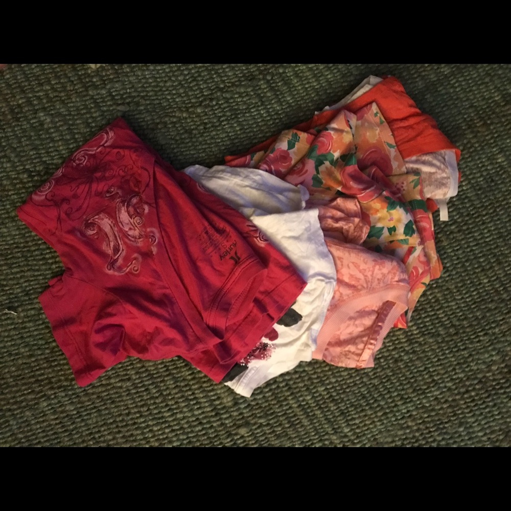 👍Women’s lot of 5 cute springy sm/med tops!